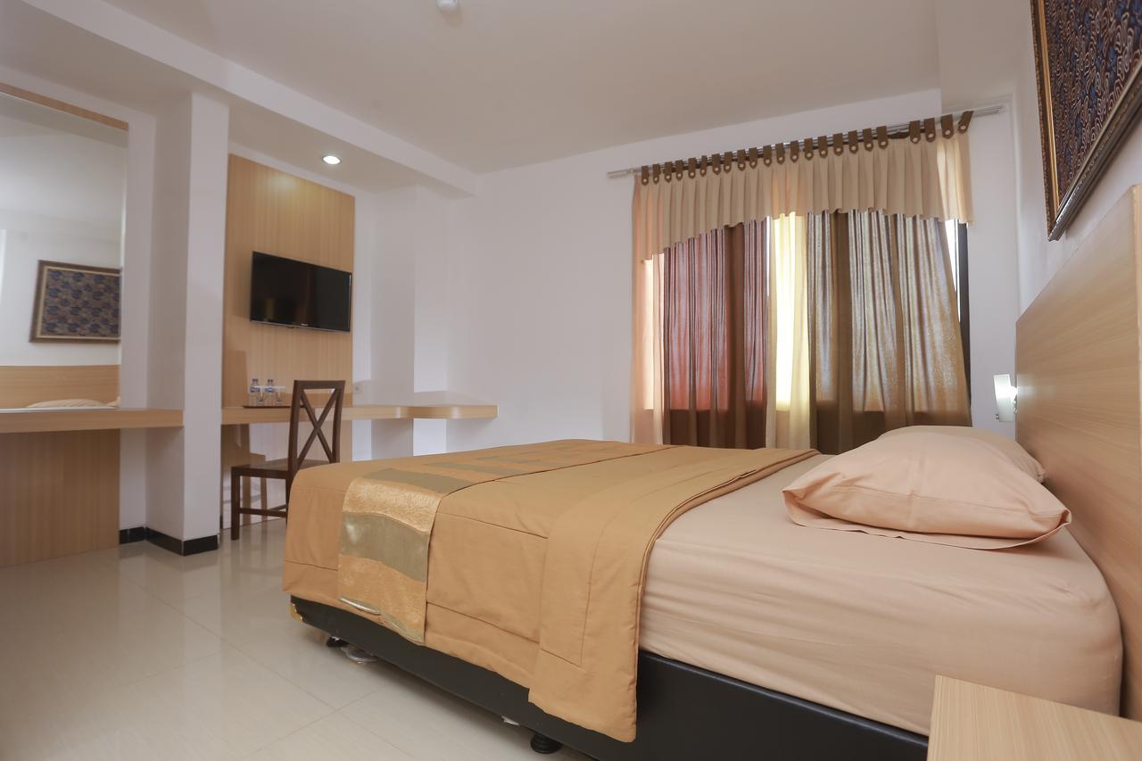 Hotel Kristina Malioboro Yogyakarta Bagian luar foto