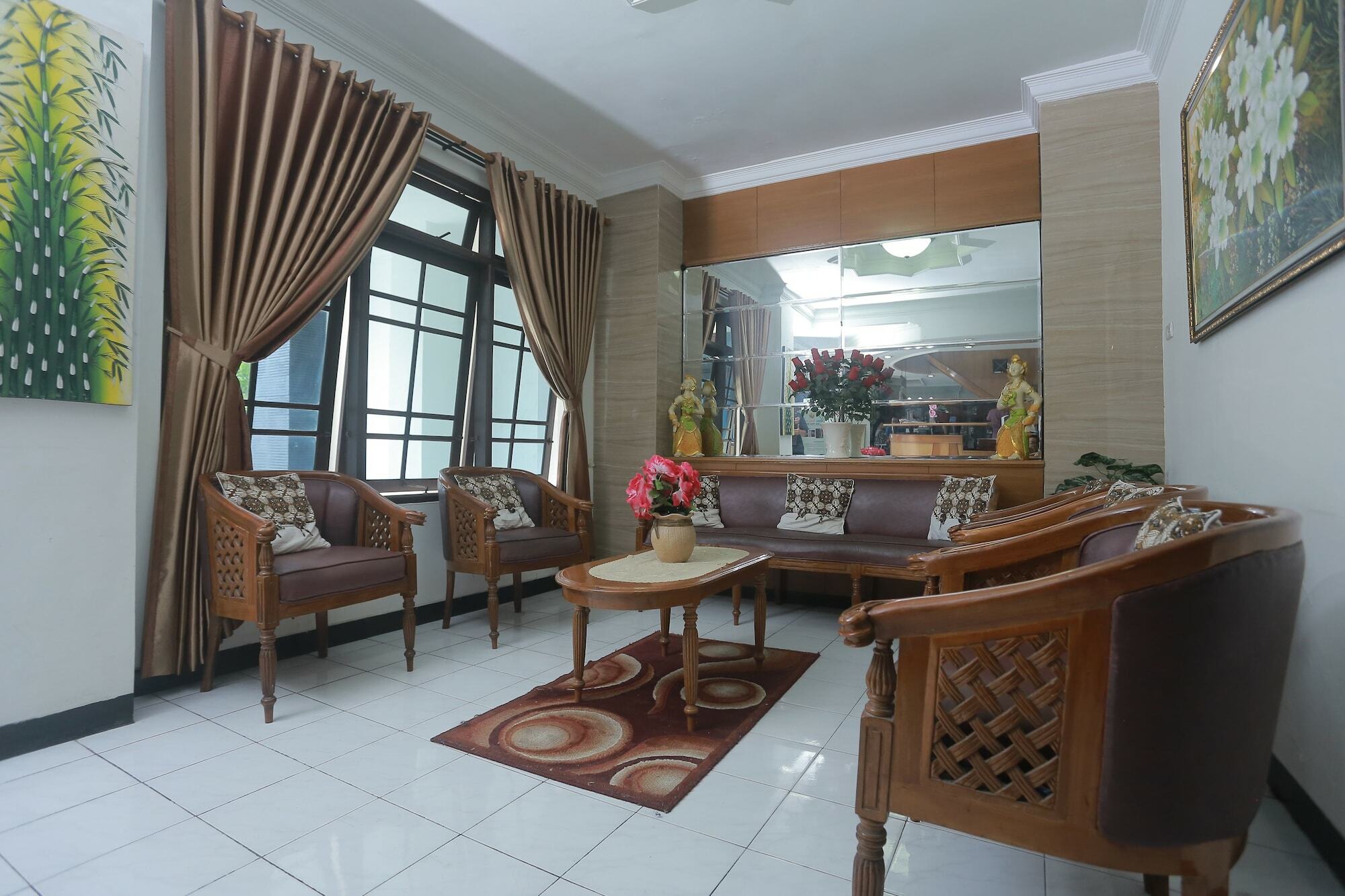 Hotel Kristina Malioboro Yogyakarta Bagian luar foto